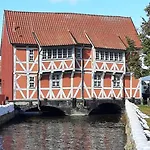 Dock 07 - Modernes 4 Sterne-ferienapartment Direkt Am Hafen *