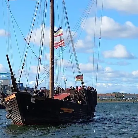 Dock 07 - Modernes 4 Sterne-ferienapartment Direkt Am Hafen 아파트