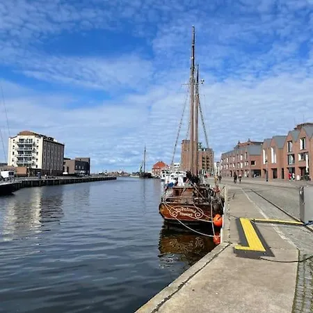 Dock 07 - Modernes 4 Sterne-ferienapartment Direkt Am Hafen Apartmán *