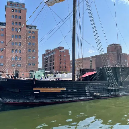 Dock 07 - Modernes 4 Sterne-ferienapartment Direkt Am Hafen 아파트 Wißmar