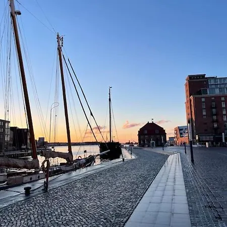 Dock 07 - Modernes 4 Sterne-ferienapartment Direkt Am Hafen *