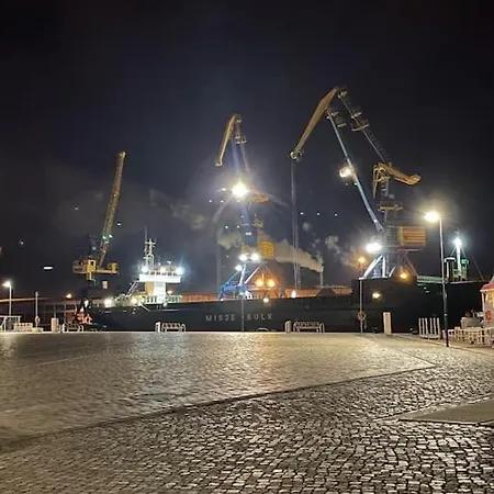 Dock 07 - Modernes 4 Sterne-ferienapartment Direkt Am Hafen * Wißmar